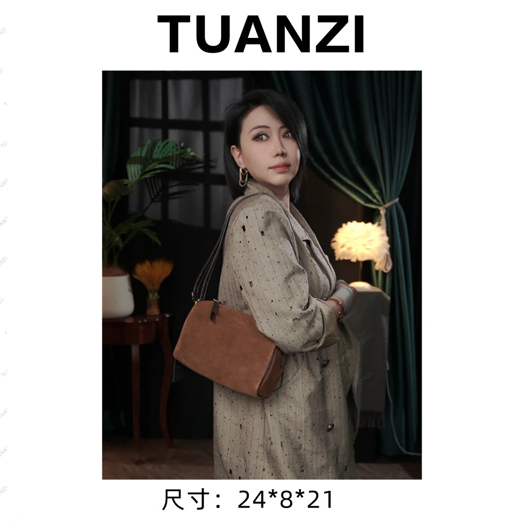 【高端玩家】XKY-3976-棕色 新款时尚气质手提斜跨头层牛皮枕头包