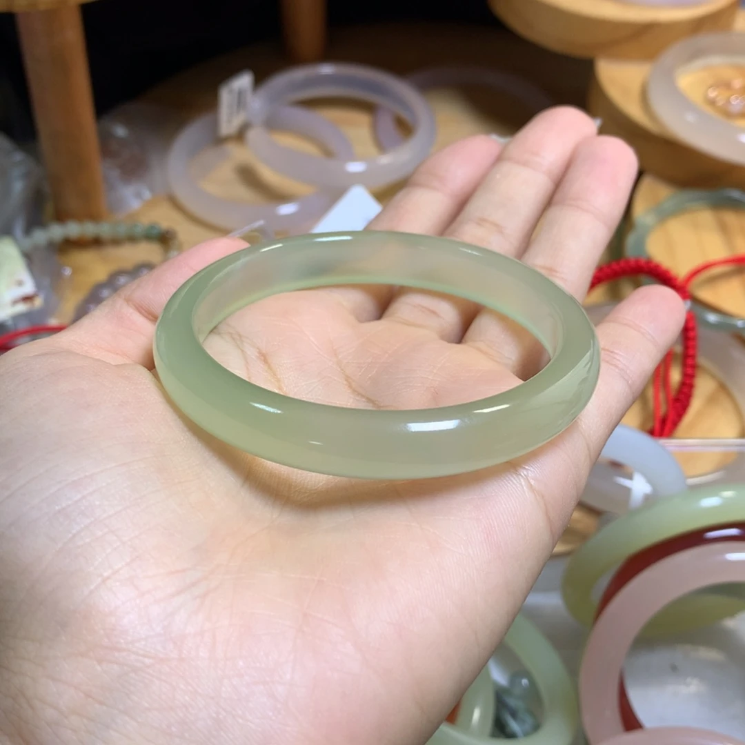 玛瑙/玉髓手镯未镶嵌喵**河