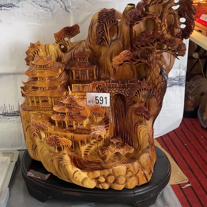 柏木华*崖柏手艺人雕刻