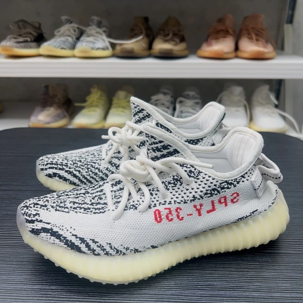 【中古二手】38码adidas椰子350白斑马 无原盒 全新价1799 休闲鞋