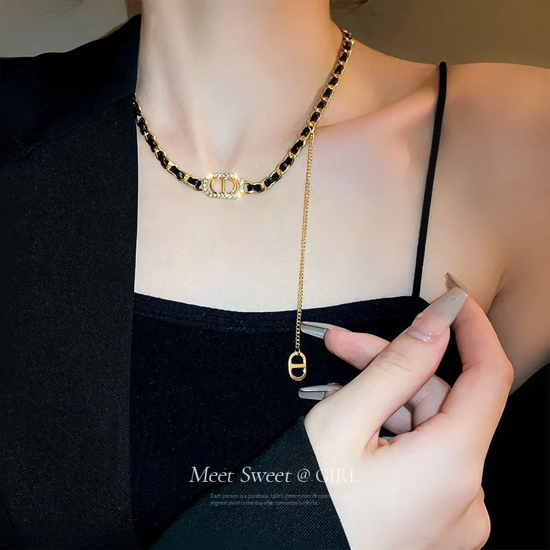 韩国镶钻字母猪鼻皮革缠绕项链轻奢高级感锁骨链气质颈链项饰395