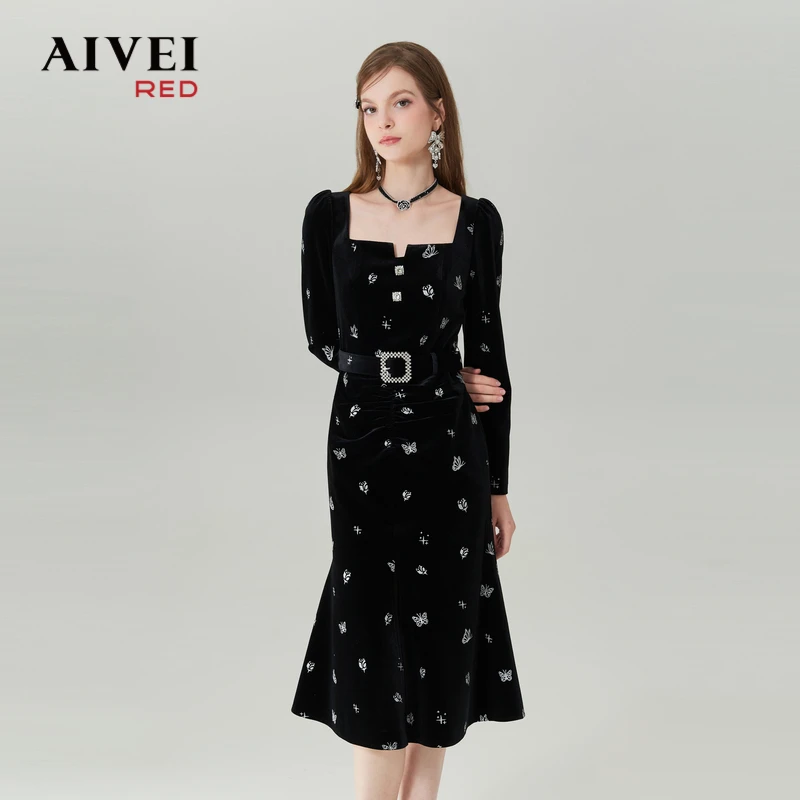 AIVEI艾薇年秋季新知性法式轻熟方领长袖丝绒连衣裙Q0560132
