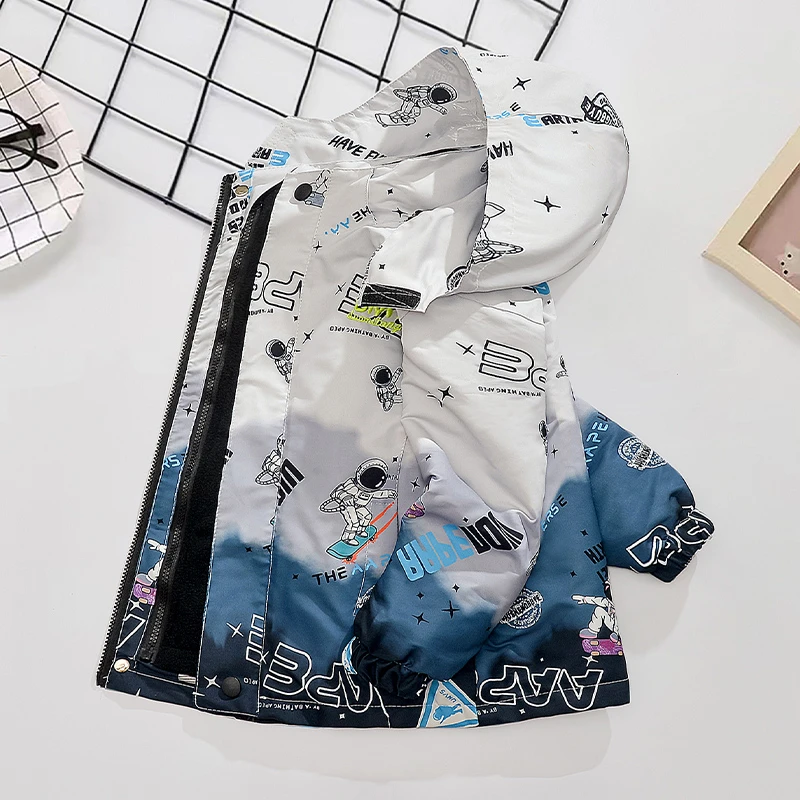 儿童宝宝三合一可拆卸连帽冲锋衣男童装洋气春秋加厚绒冬季风衣潮