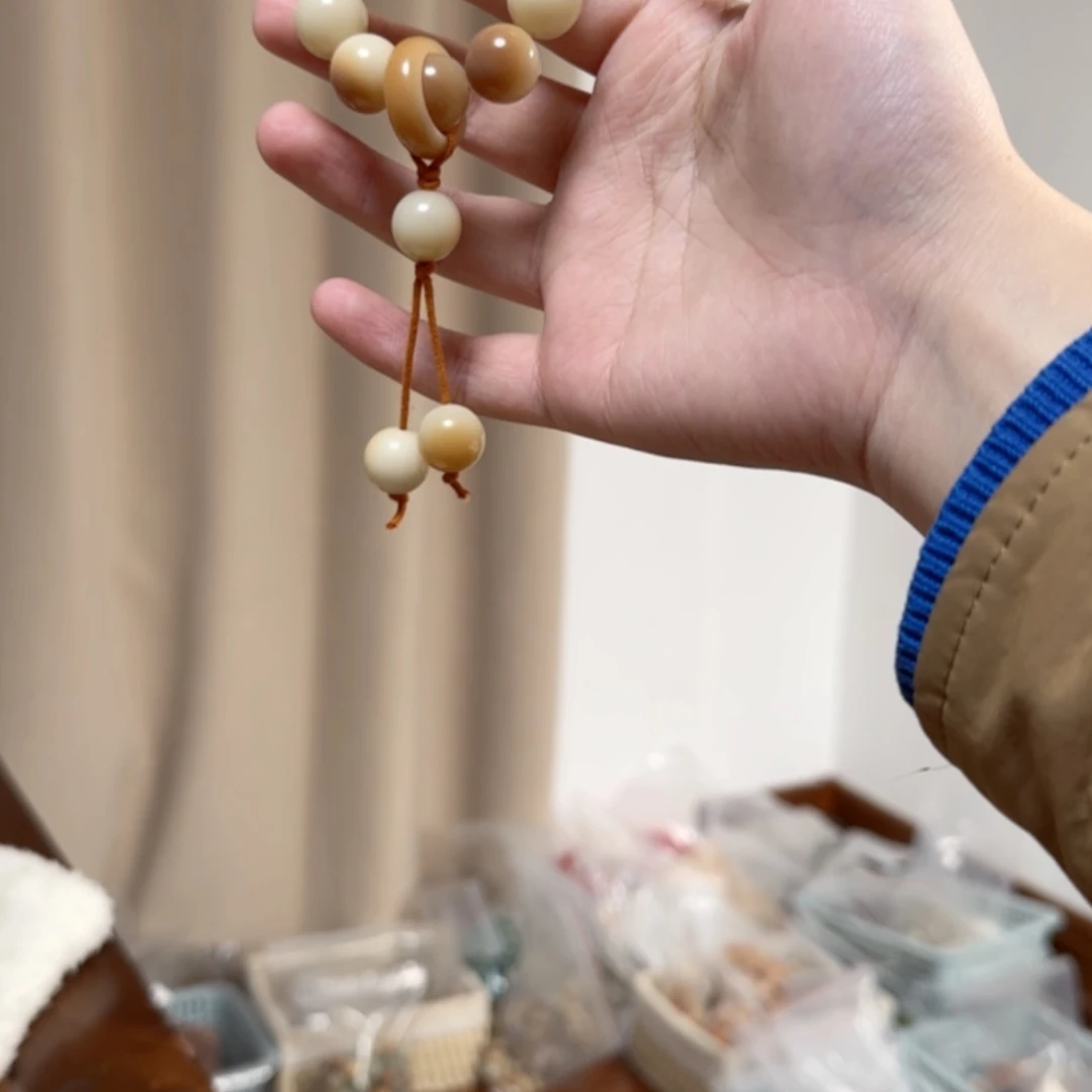 【闪购商品】白玉菩提手串葵***曦