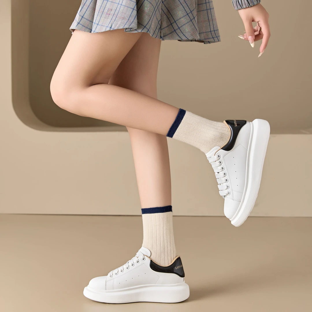 麦昆小白鞋女2024新款秋季爆款百搭透气厚底增高休闲板鞋女ins潮