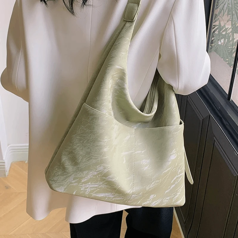 今年流行软面大容量包包女2024新款夏季时尚单肩腋下包通勤托特包