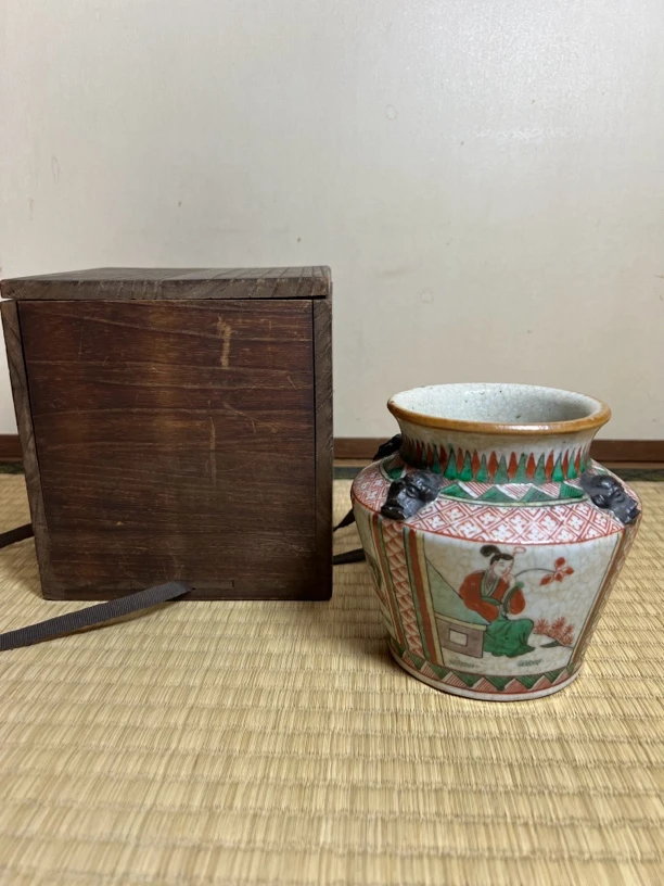 五彩人物楼阁纹瓷器圆罐