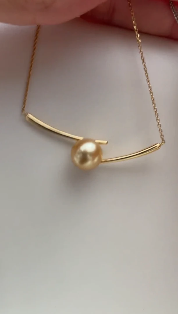 【闪购商品】海水珍珠颈饰合金10-11金珠吊坠微笑款