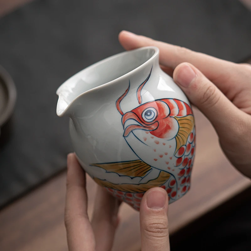微瑕手绘红龙鱼鹰嘴公道杯陶瓷功夫茶具配件大号单个匀杯分茶器