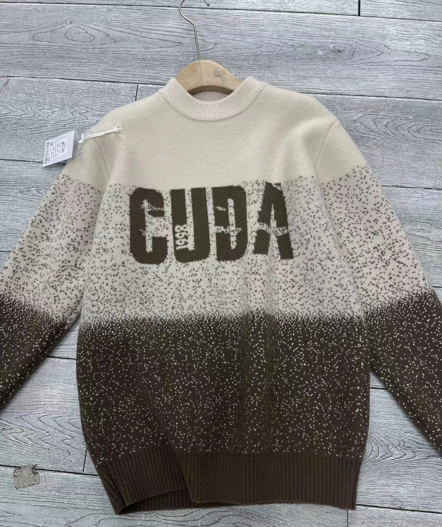 字母大板双码毛衣