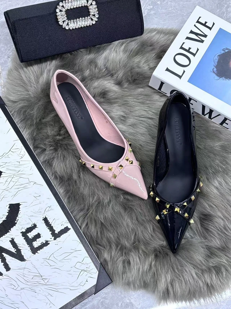 新款铆钉尖头高跟鞋女性感单鞋御姐绝美黑职业工作鞋