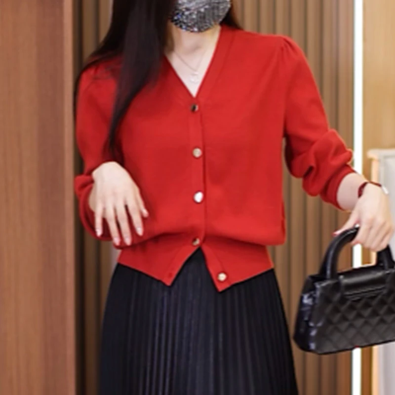 长袖毛衣针织衫女秋2025新款设计感别致独特红色开衫打底上衣外套