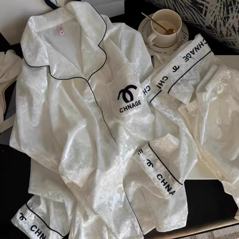 2025新款轻奢小香风金丝绒高级睡衣女秋冬保暖家居服白色长袖百搭