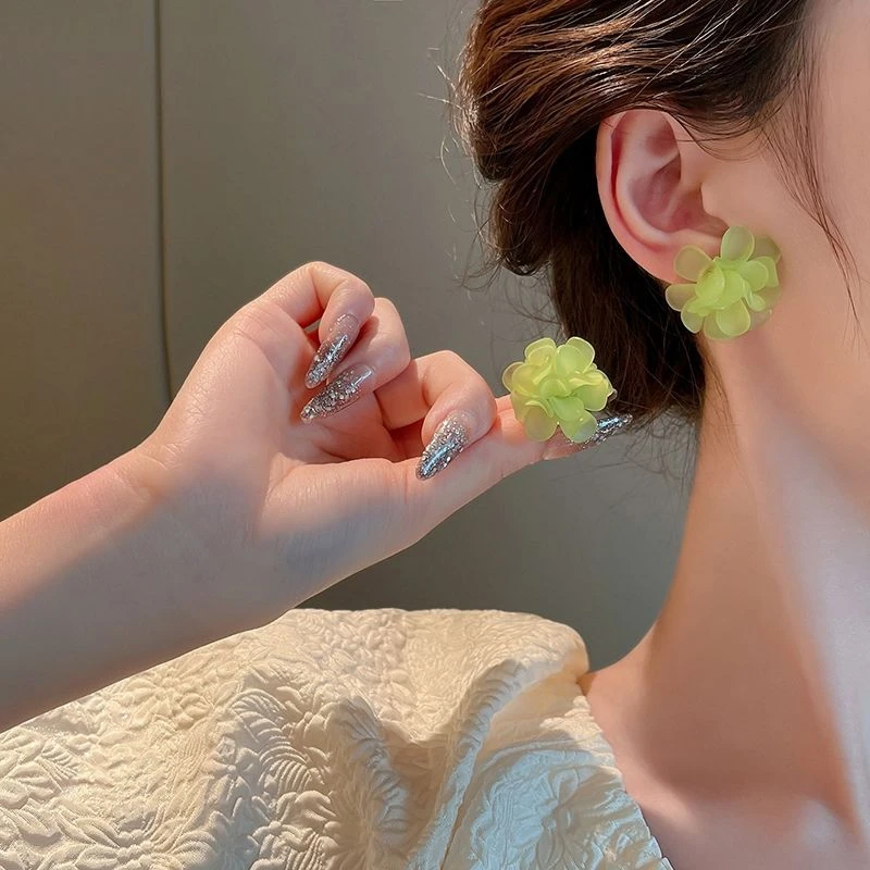 合金亚克力耳饰 女秋冬轻奢小众设计感耳钉仙气花朵个性百搭耳饰
