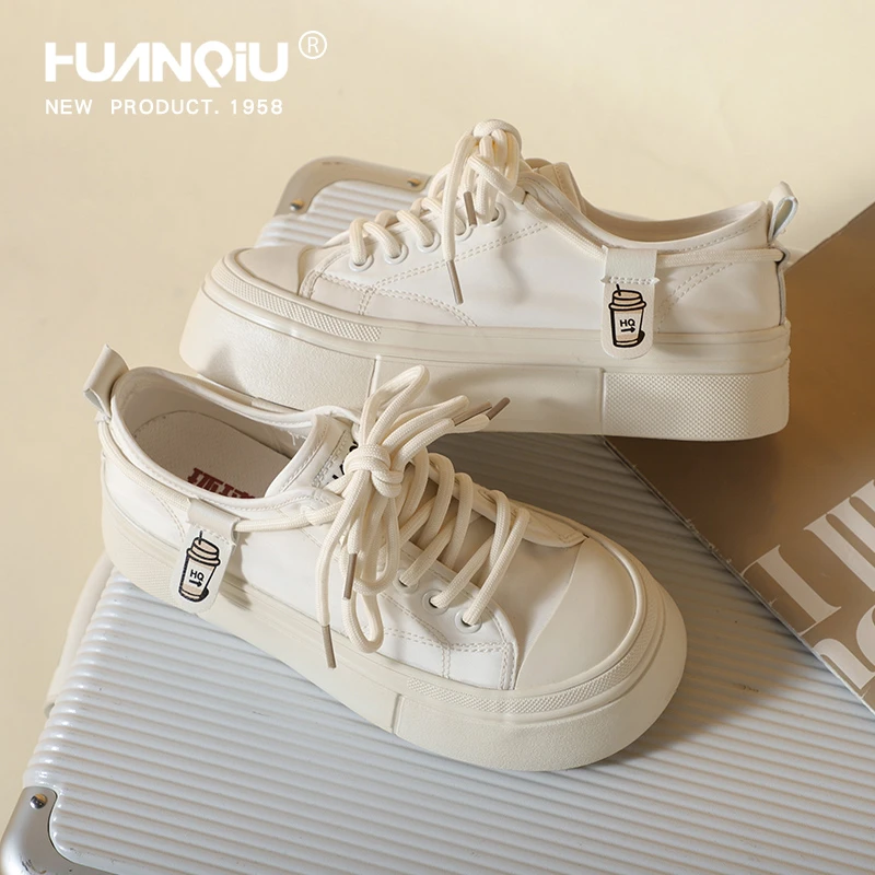 环球超火帆布鞋女白色春秋新款厚底板鞋子软底百搭休闲大头小白鞋
