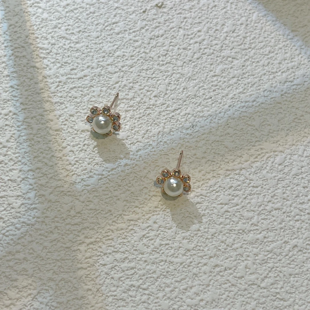 钛钢耳饰 简约时尚百搭小众经典小巧花朵珠珠耳环朱莉娅（XH114）