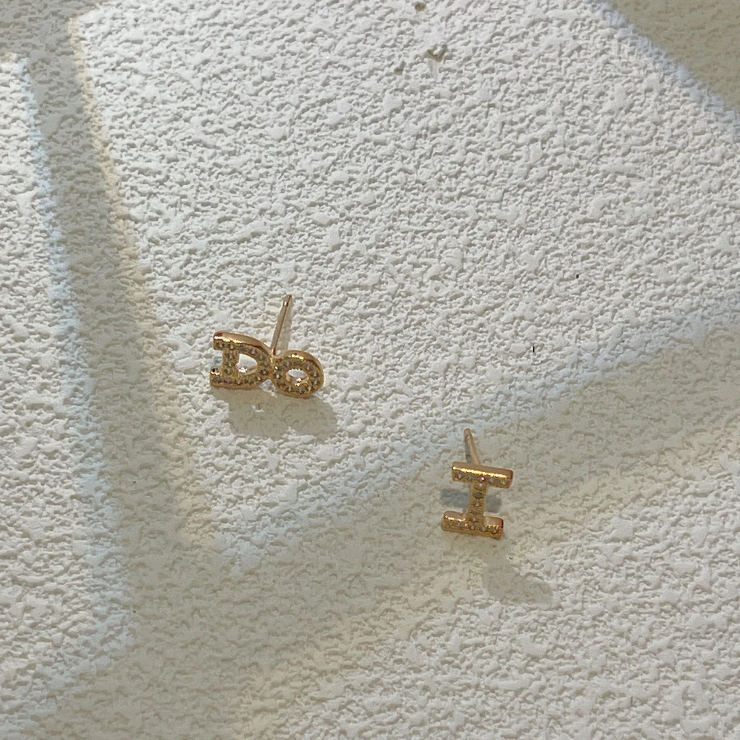 钛钢耳饰 轻奢时尚百搭可爱小众简约气质金色耳钉朱莉娅（XH107）