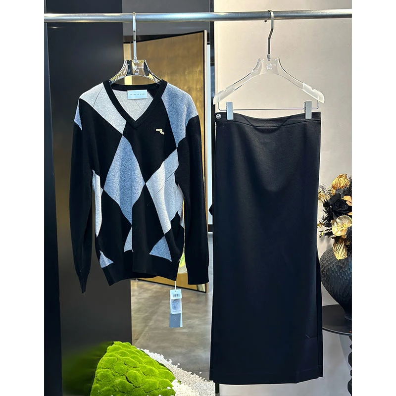 设计师品牌RODERICWONG秋冬菱格V领毛衣女半裙