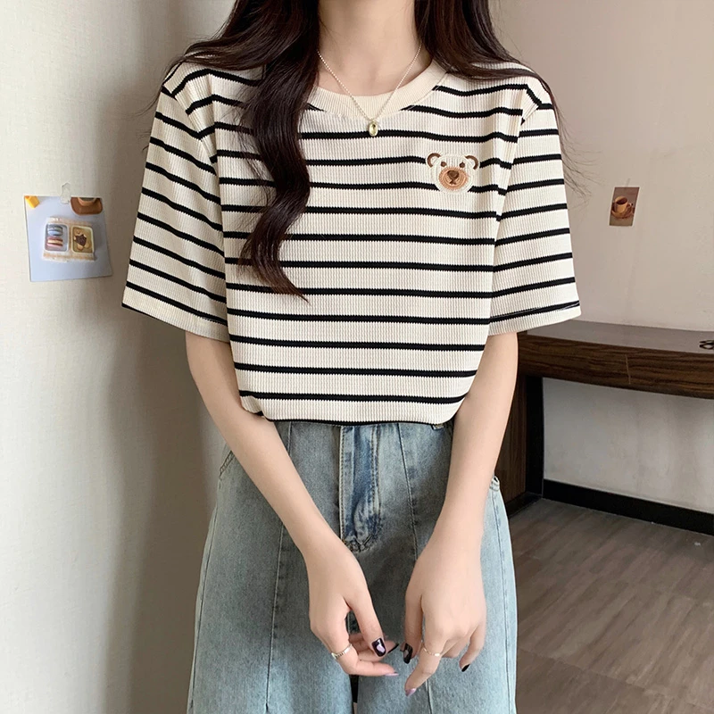 夏季哺乳衣时尚外出华夫格条纹圆领短袖t恤小熊刺绣产后喂奶上衣