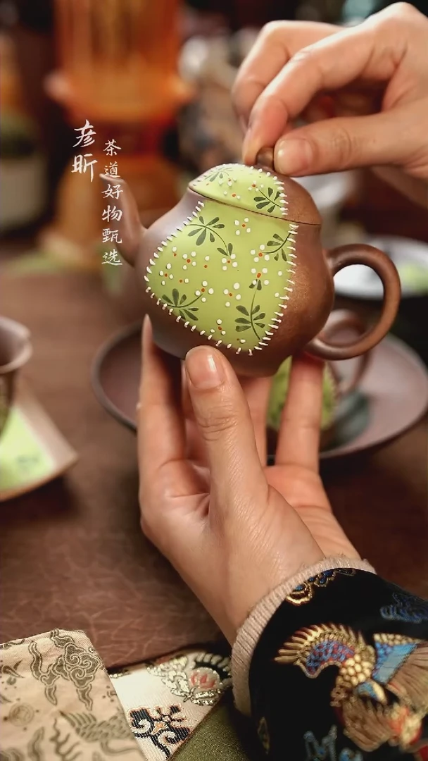 【闪购商品】陶瓷其他雲吉轩手绘补丁2号壶