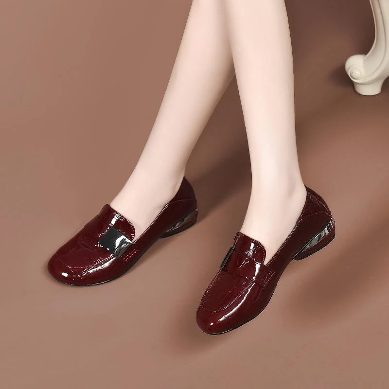 漆皮单鞋女2023春秋真皮豆豆鞋低跟女鞋平底软皮妈妈鞋秋款乐福鞋