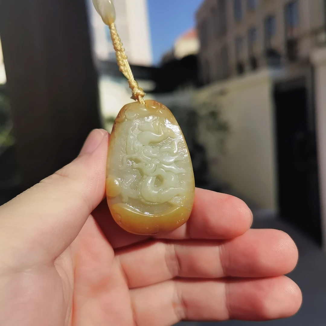 精品天然新疆和田玉山水牌雕刻精美吊坠挂坠送礼物