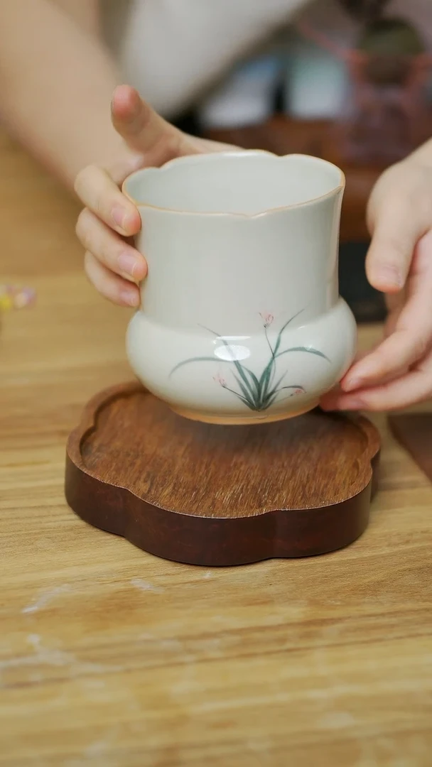 【闪购商品】瓷玻璃手绘兰花建水