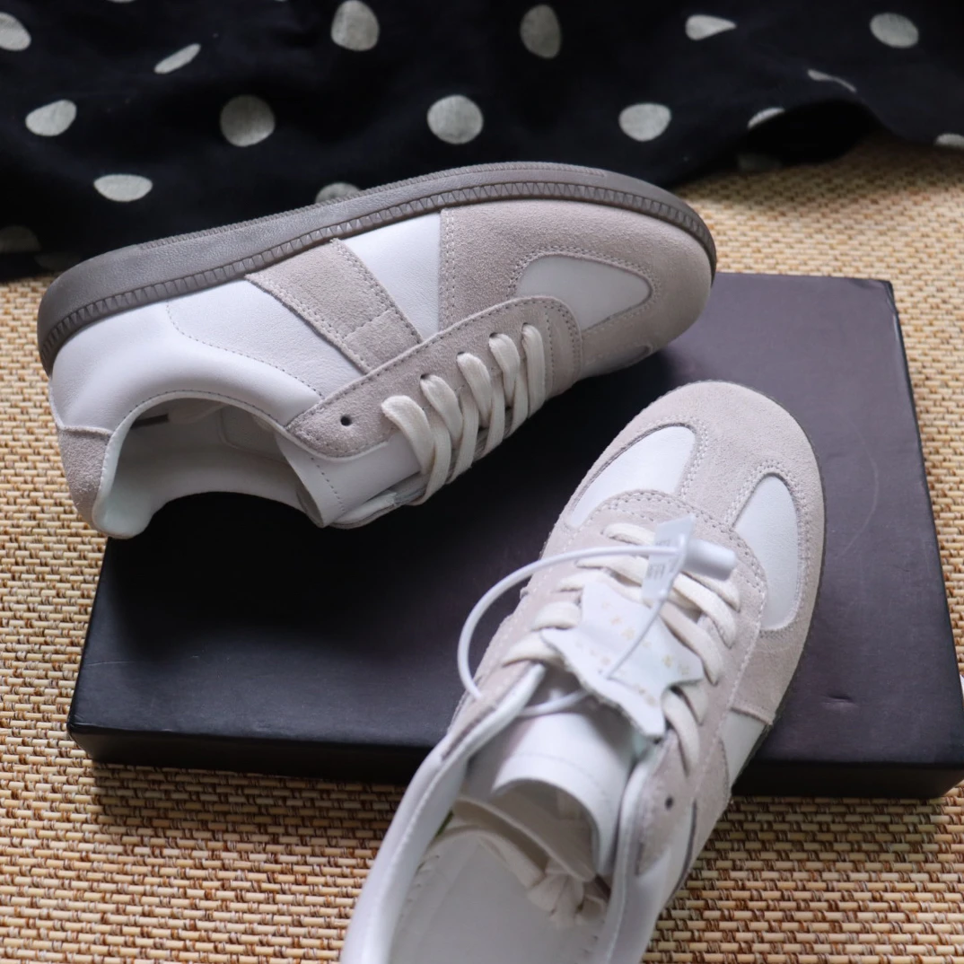 prettyburlu/朴露经典款潮流女式德训鞋低帮时尚百搭系带阿甘鞋