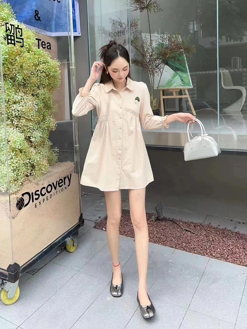 方华  韩系学院风减龄气质2024连衣裙新款时尚初恋显瘦遮肉连衣裙