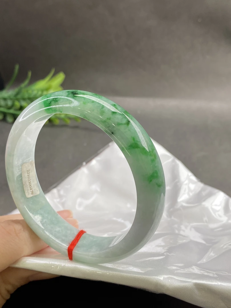 缅甸a货翡翠手镯阳绿58圈
