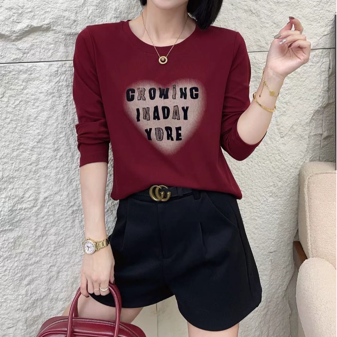 小施家时尚显瘦心形字母闪钻上衣6620