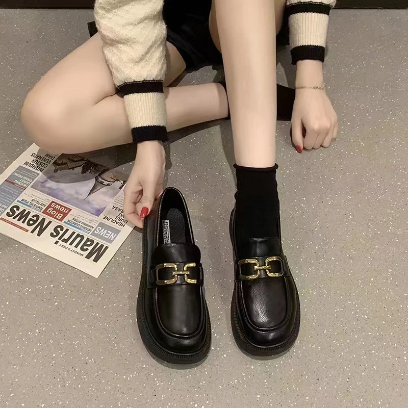 高品质百搭休闲乐福鞋8087