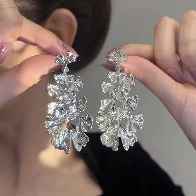 铜合金耳饰 司哥高级感法式金属设计款银杏叶耳环女