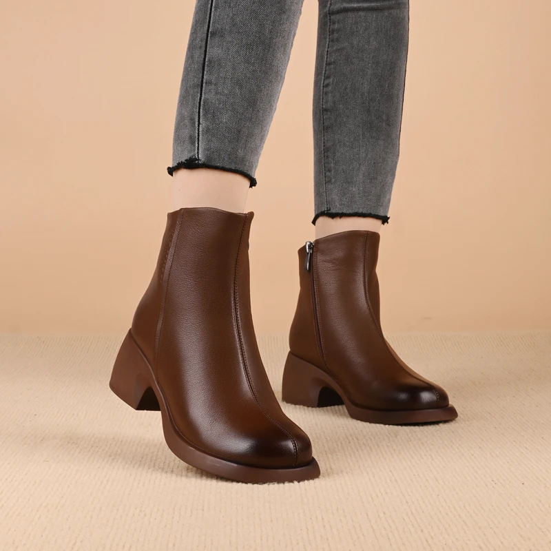 真皮女短靴秋冬季新款加绒保暖马丁靴粗跟厚底舒适软底妈妈鞋