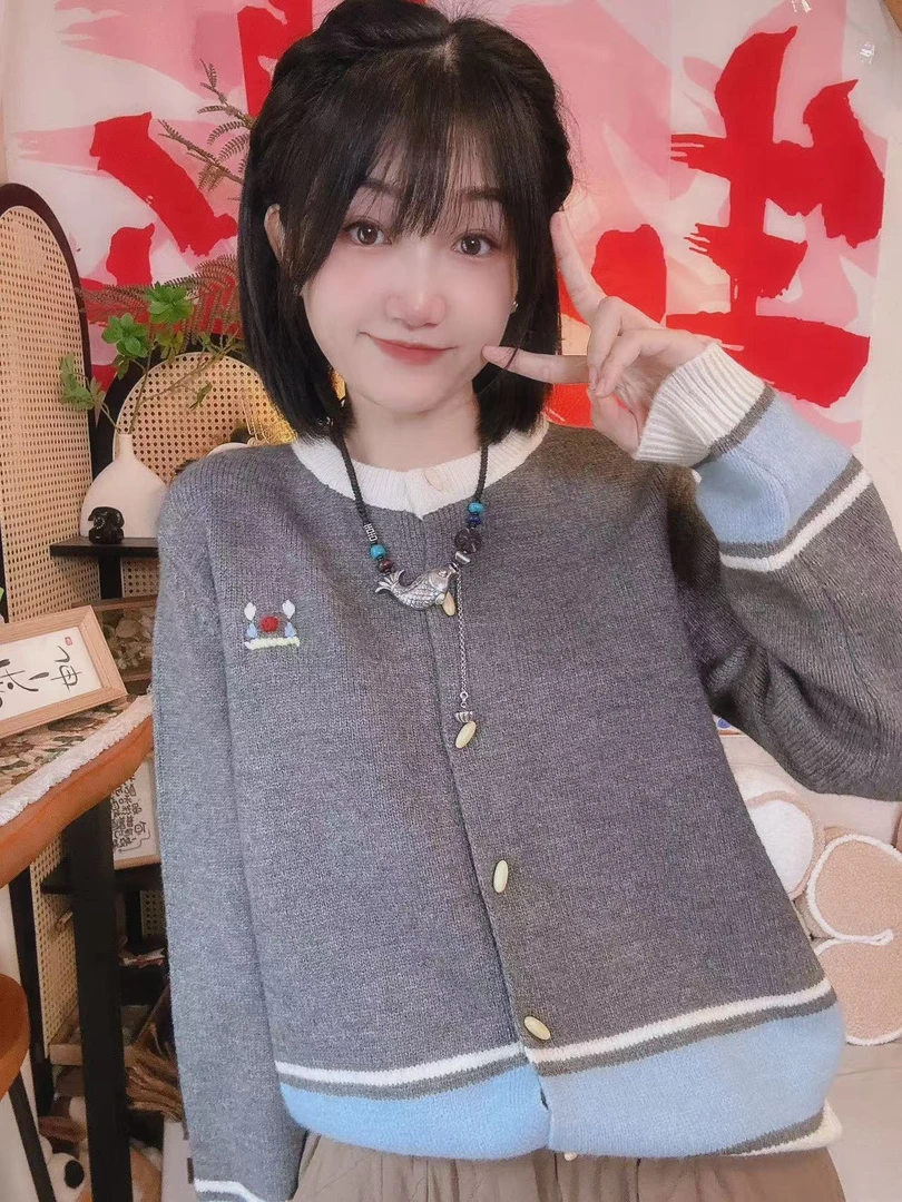 【灰蓝色天空】婷婷同款推荐 拼接羊毛衫介意瑕疵慎拍