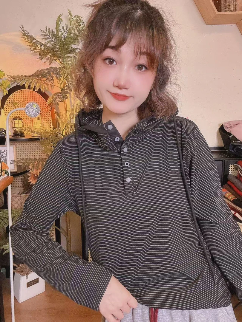 【千丝万缕】婷婷同款推荐 时尚百搭带帽条纹拼接T恤