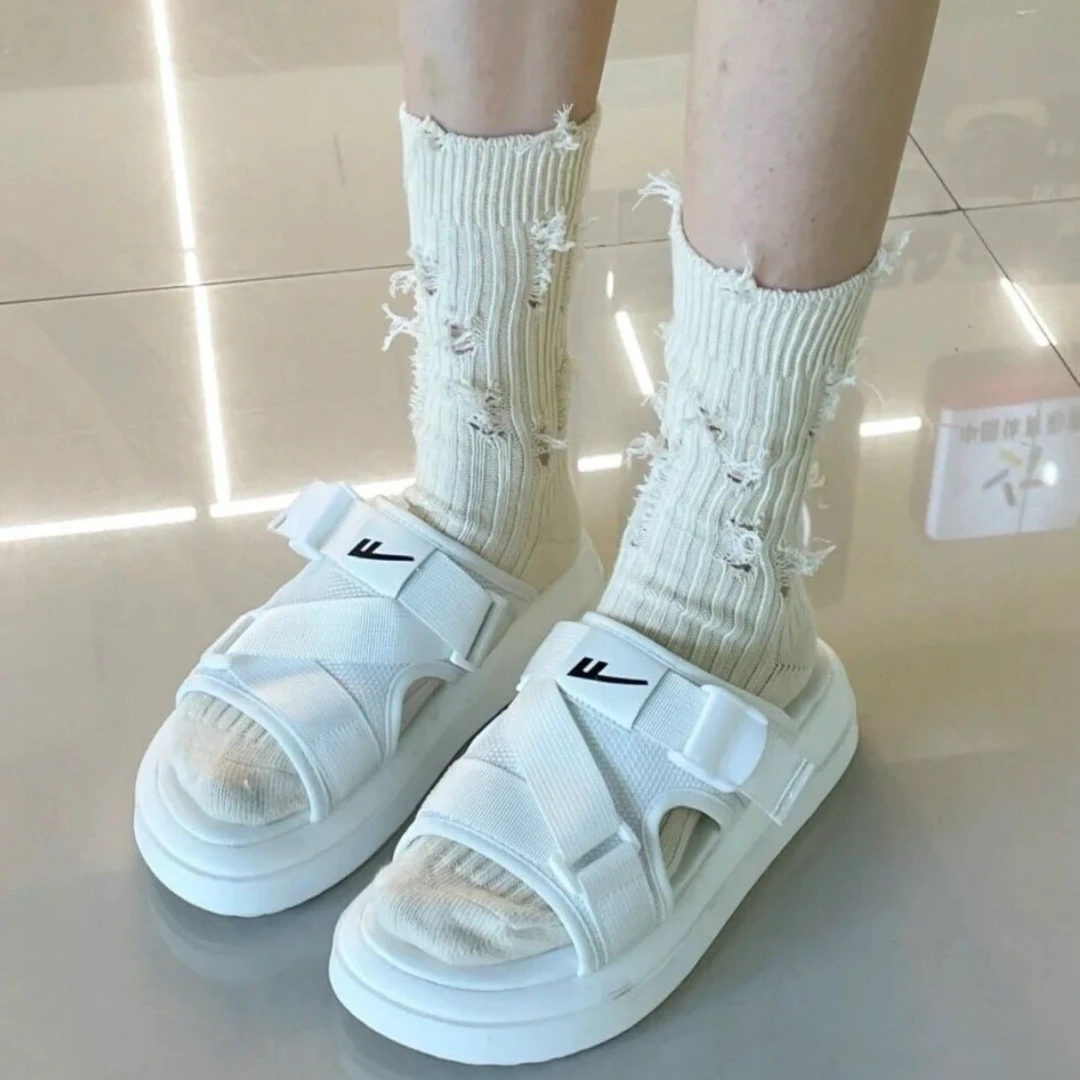 破洞袜子女韩版中筒ins潮秋季网红薄款黑色朋克街头原宿风长筒袜