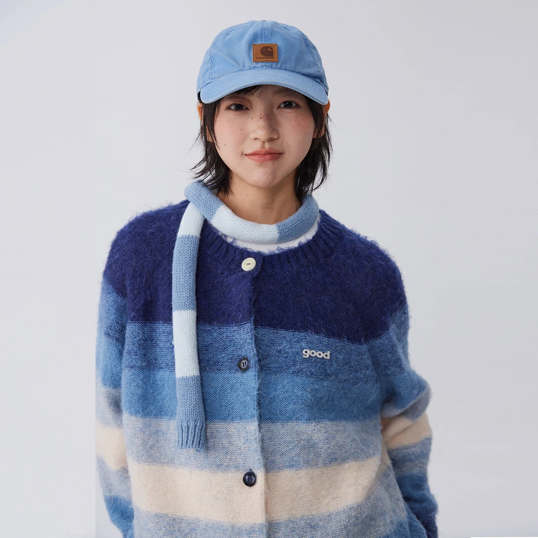 美好商店MeihaoStore会想要穿去海边的蓝白渐变拼色圆领毛衣开衫