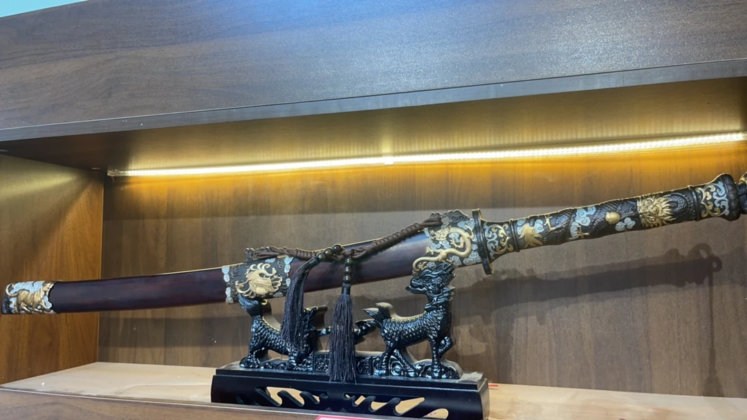 花纹钢覆土烧刃 四圣康熙战刀 未开刃