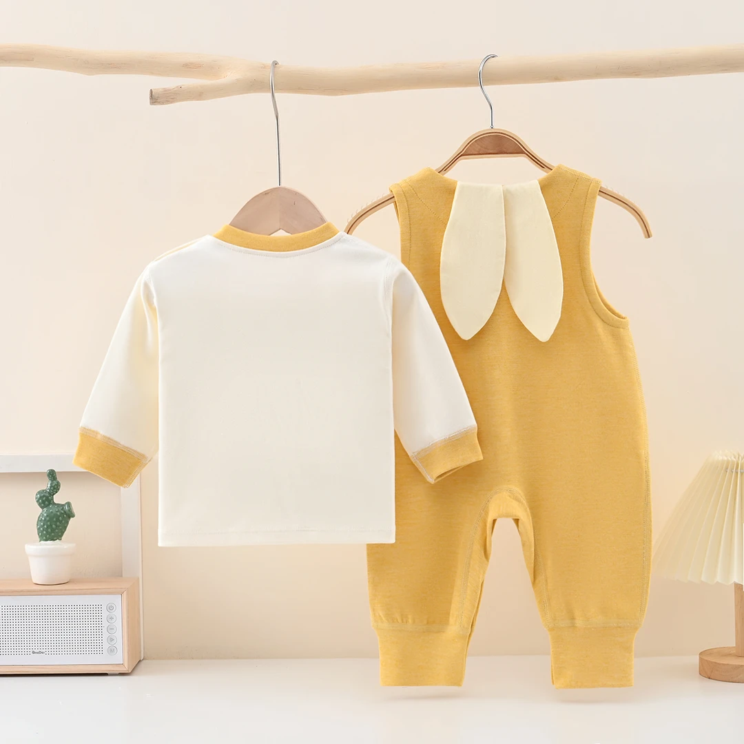 毛毛虫高能感新生儿双层保暖套装两件套男女宝宝背带秋季套装