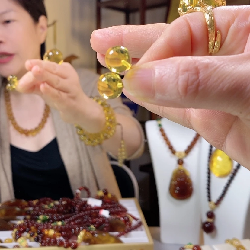 【闪购商品】琥珀耳饰未镶嵌