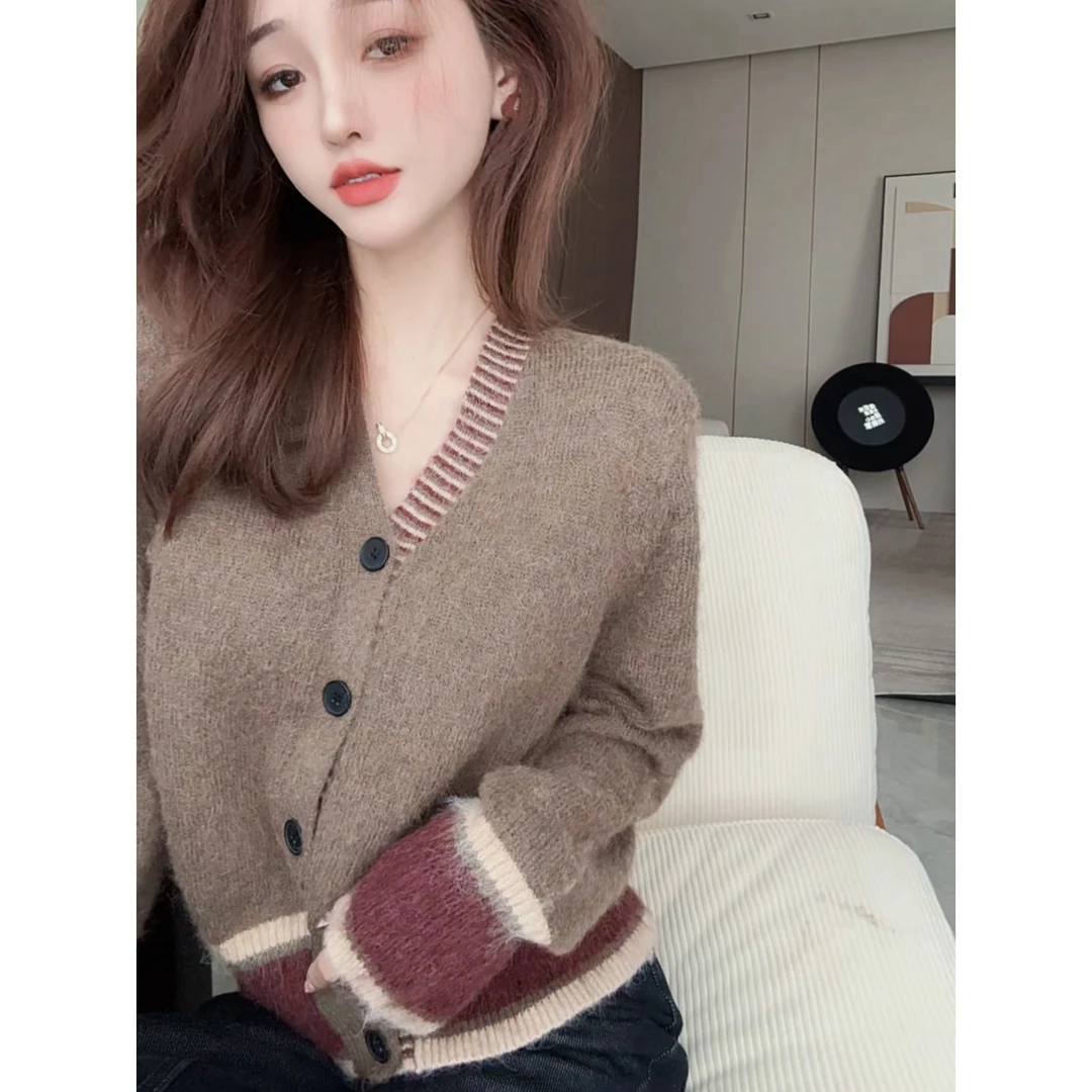 慵懒风复古气质高级感拼接V领宽松针织衫秋新款网红显瘦开衫上衣