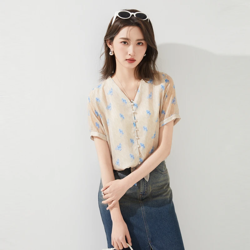 XG雪歌夏季薄款衬衫XI221032B497上衣印花雪纺衫V领套头衫