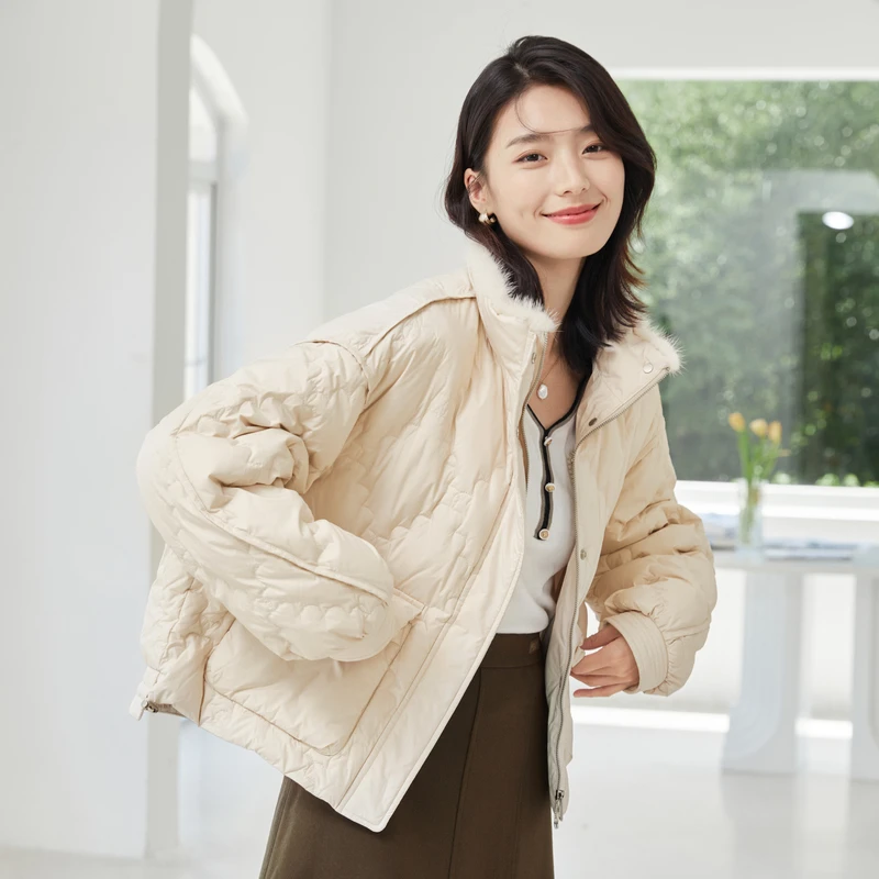 XG雪歌浅米色短款长袖羽绒服外套女装XI406787A860