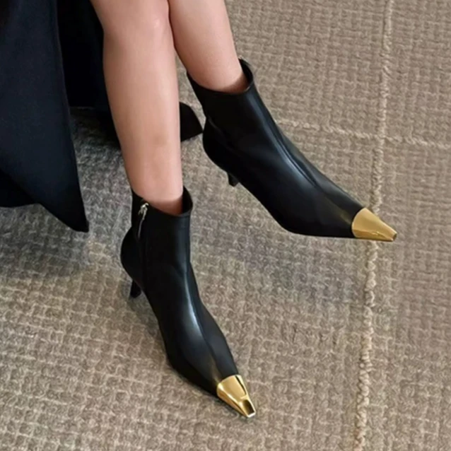 【柒七匠心】杨树林走秀款金属性感细跟短靴百搭侧拉链金色铁头女靴