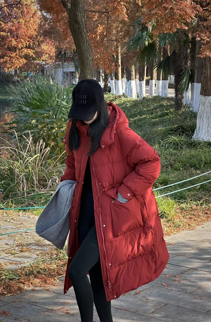 年红色中长款连帽保暖羽绒服8281（衣长约100左右）