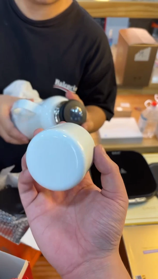 【闪购商品】850-温显-白色保温杯