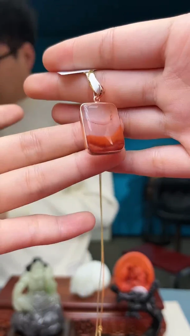 【闪购商品】南红玛瑙颈饰银S925镶嵌吊坠