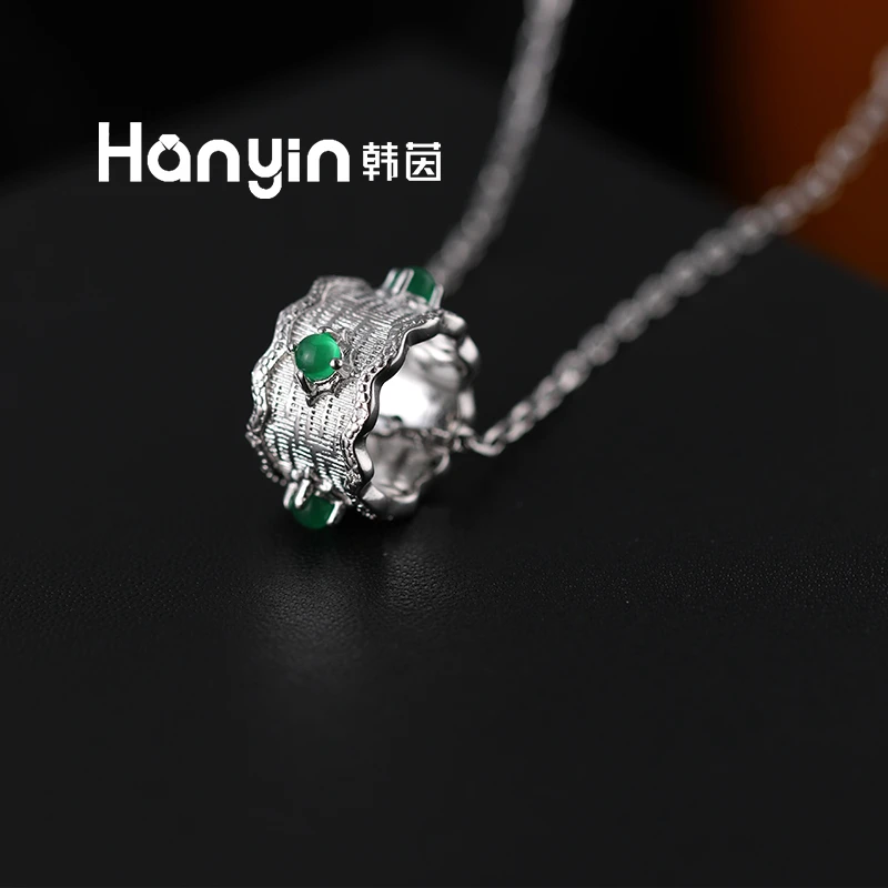 铜合金项链 时尚百搭小众轻奢光面肌理微镶绿珠路路通项链AAA