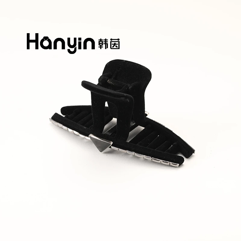 气质百搭秋冬新款黑色字母三角牌绒布抓夹